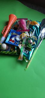 What's inside Extreme Sweets Party Pack